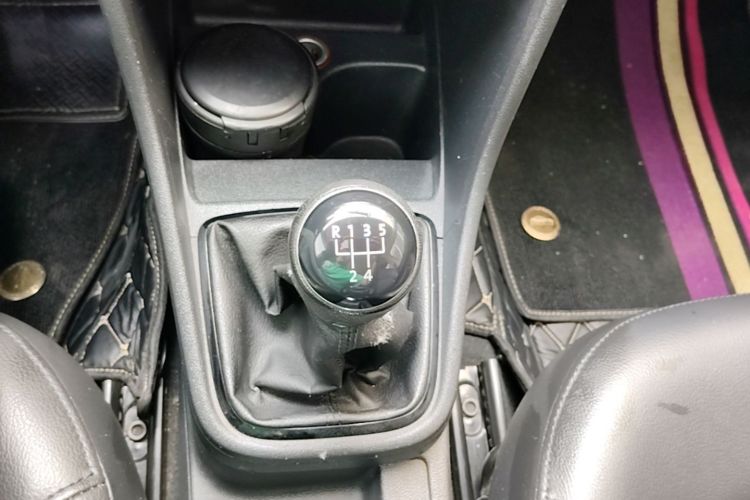 Volkswagen Santana 2016 car image #18