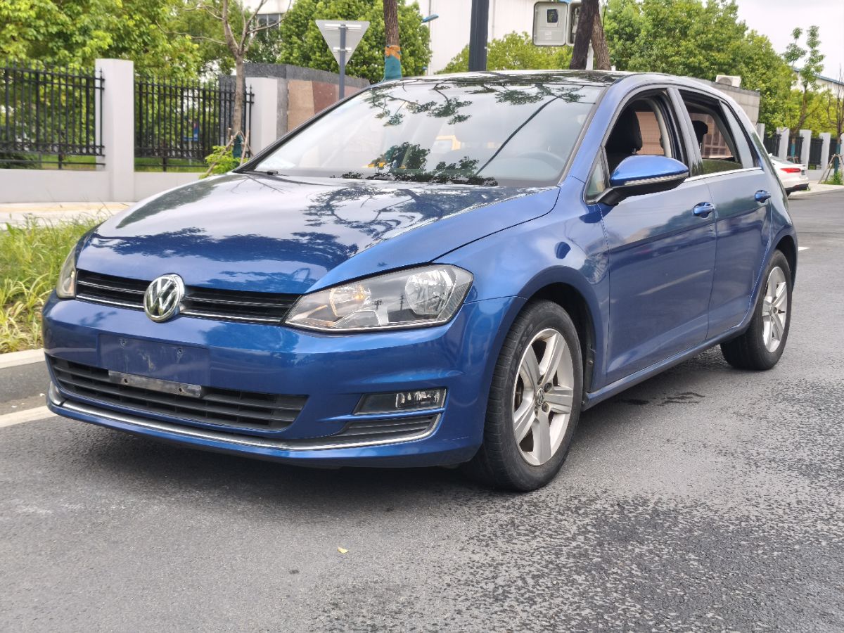 Volkswagen Golf 2015 Volkswagen Golf 2015 car image