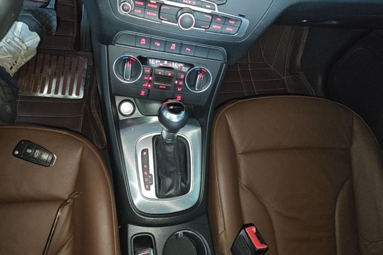 Audi Q3 2017 #14 Audi Q3 2017 car image #14