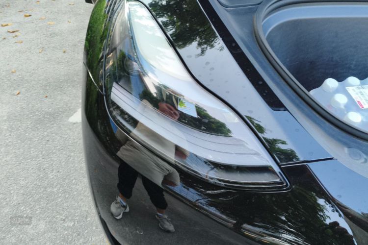 Tesla Model Y 2022 #8 Tesla Model Y 2022 car image #8