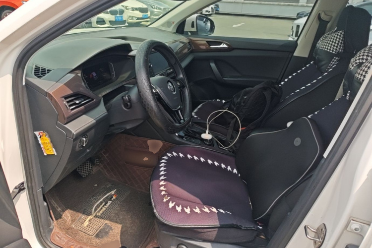 Volkswagen Tharu 2019 car image #15