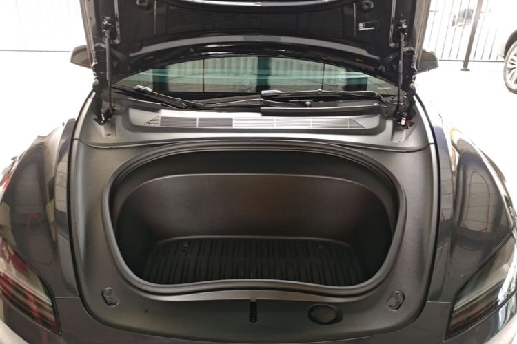 Tesla Model 3 2025 car image #20
