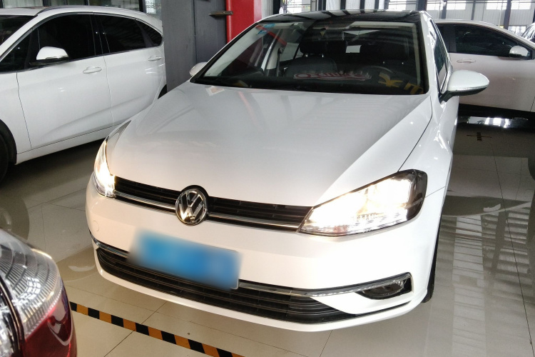 Volkswagen Golf 2018 صورة سيارة #3