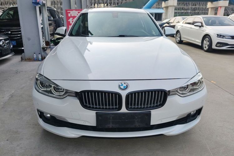 BMW 3 Series 2018 car image #3
