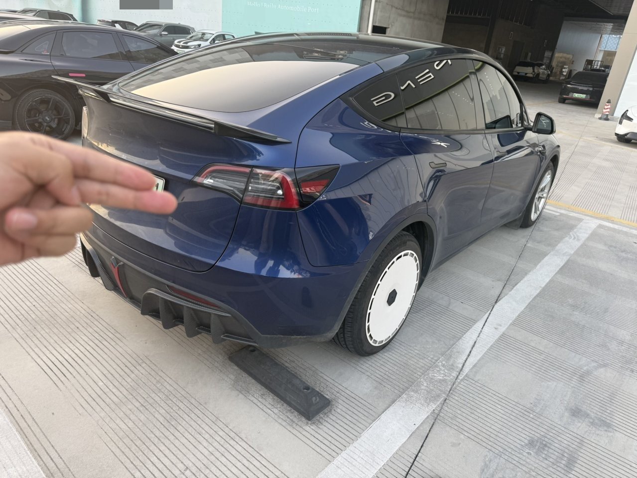 Tesla Model Y 2021 #6 Tesla Model Y 2021 car image #6