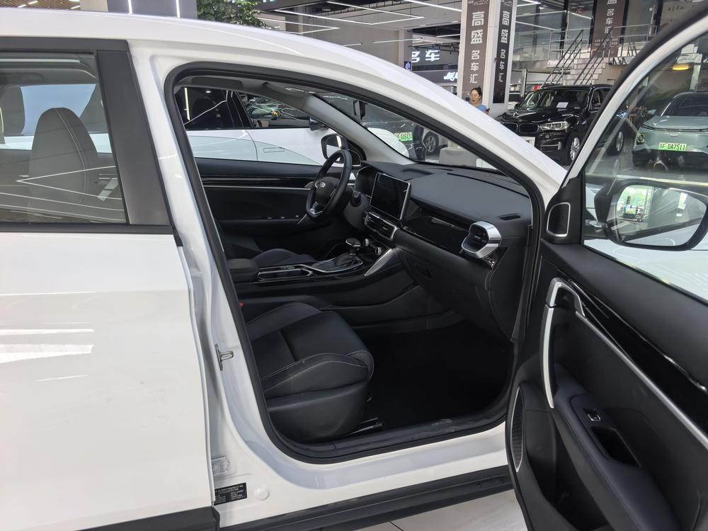 GEELY Coolray 2025 #20 GEELY Coolray 2025 car image #20