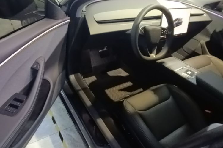 Tesla Model 3 2024 #16 Tesla Model 3 2024 صورة سيارة #16