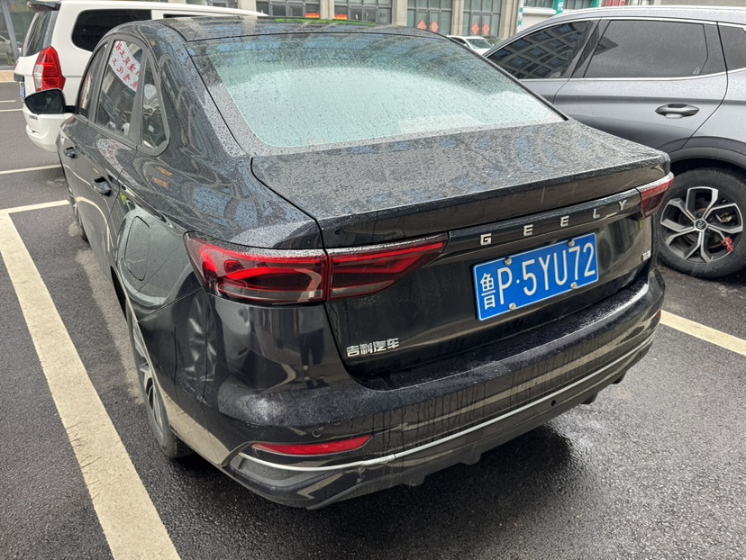 GEELY Emgrand 2021 car image #2