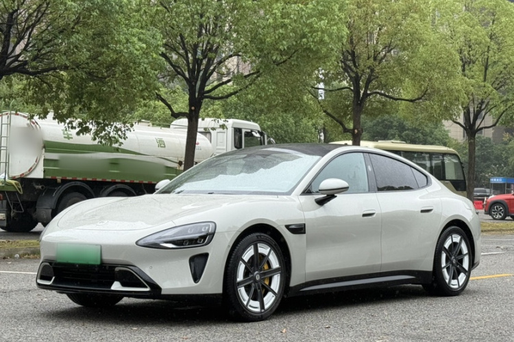 MI SU7 2025 car image #2