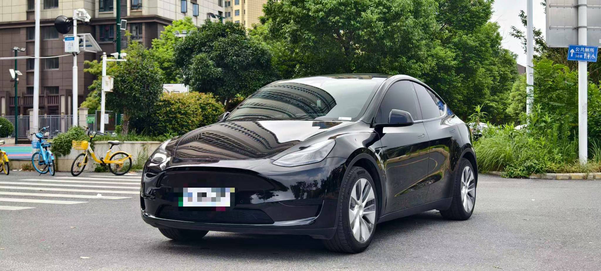 Tesla Model Y 2022 car image 