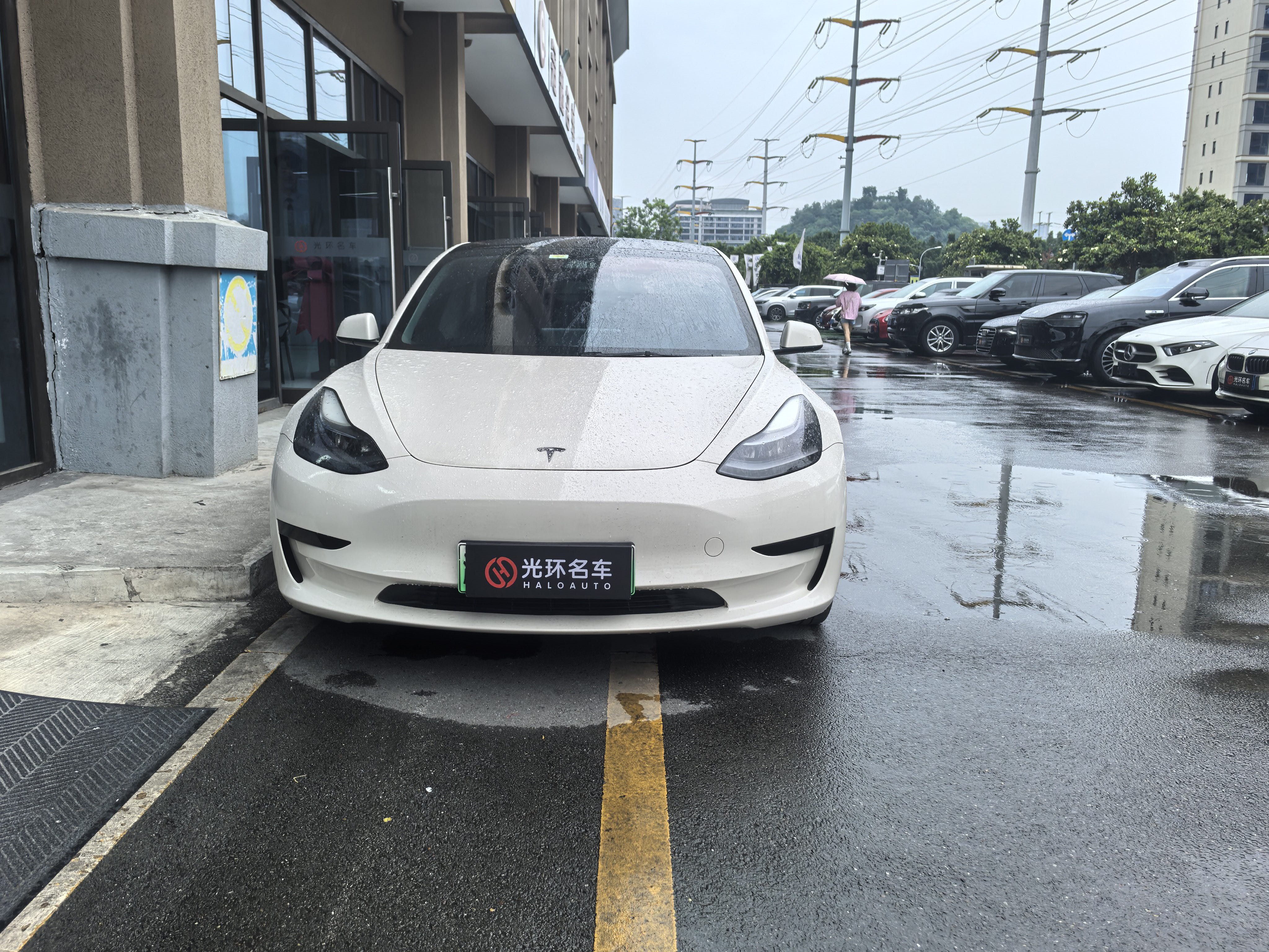 Tesla Model 3 2021 car image #2
