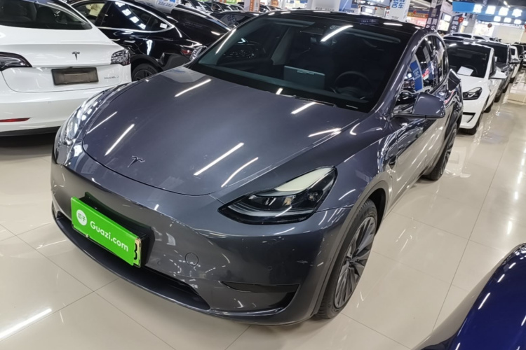 Tesla Model Y 2023 #2 Tesla Model Y 2023 car image #2