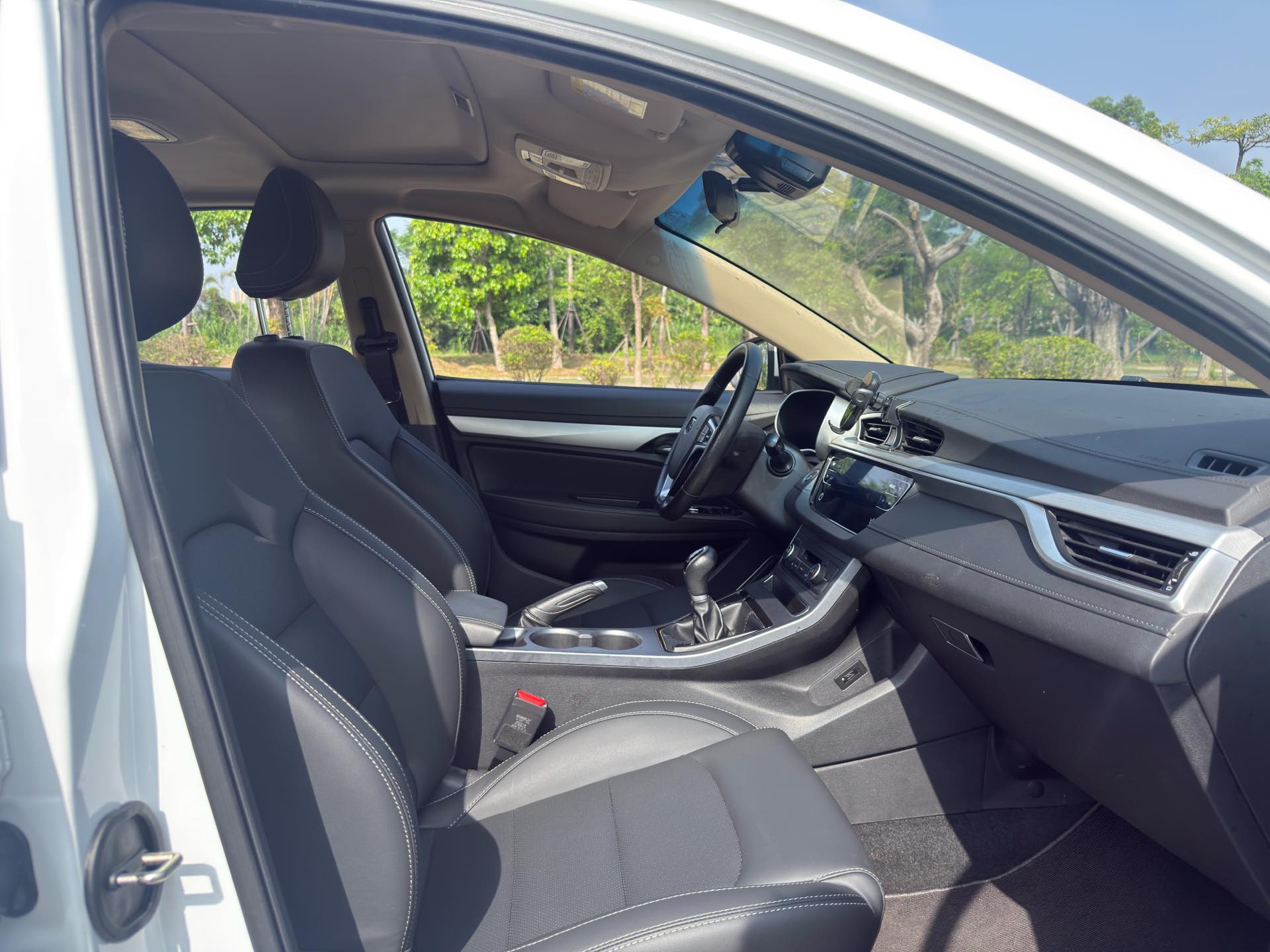 GEELY Emgrand 2019 car image #11