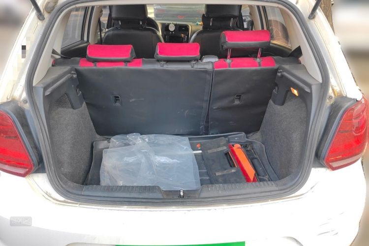 Volkswagen Polo 2016 car image #21