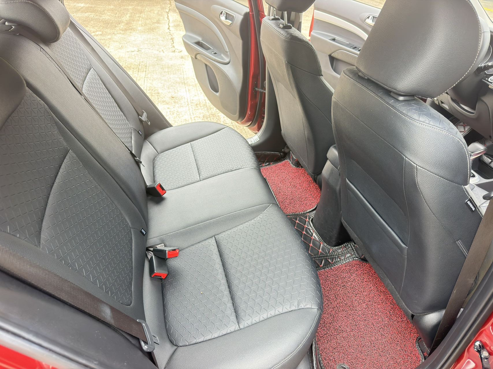 Kia KX1 2018 car image #6