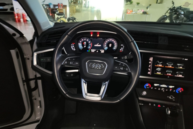 Audi Q3 2020 #11 Audi Q3 2020 car image #11