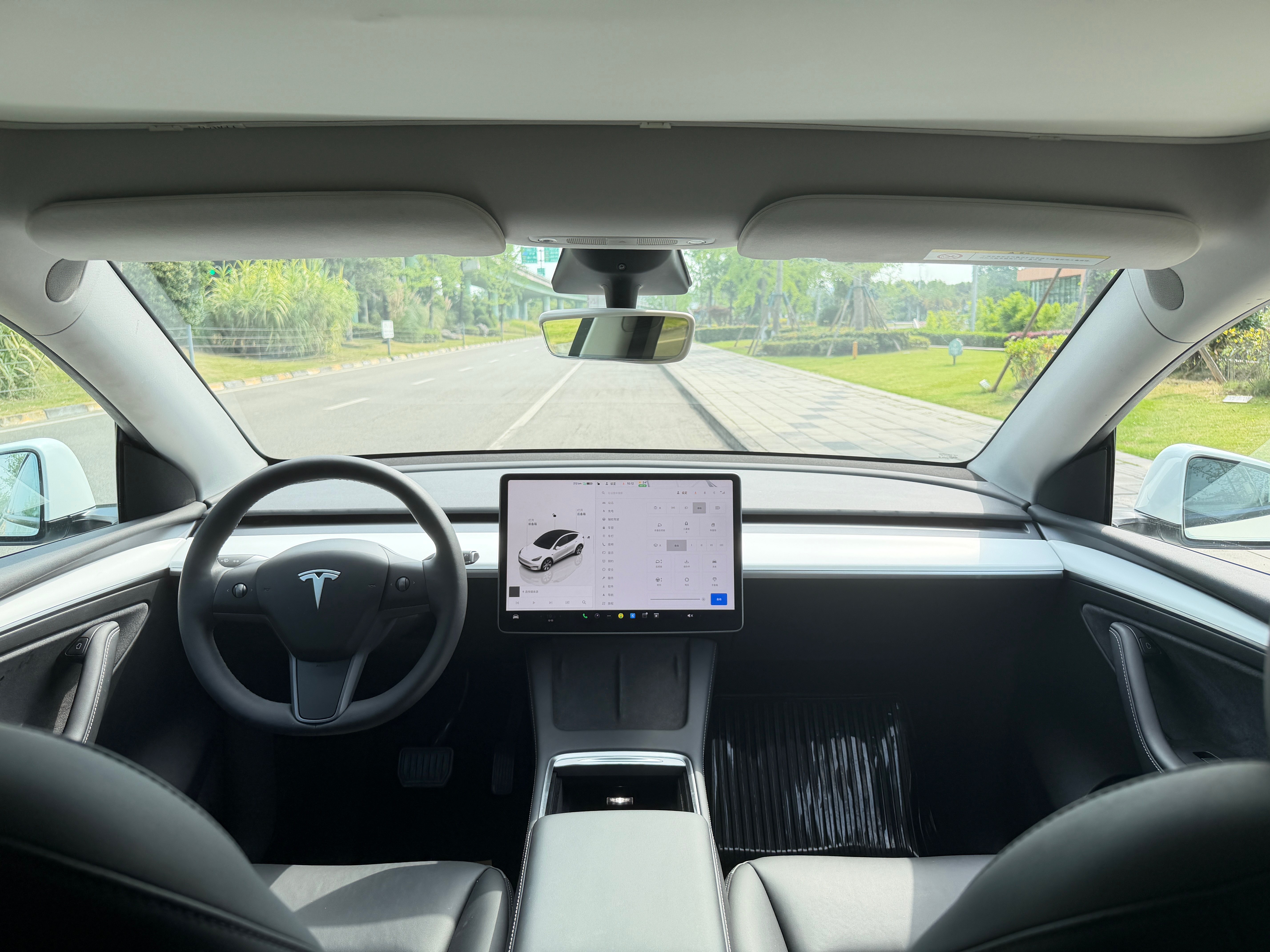 Tesla Model Y 2023 #7 Tesla Model Y 2023 car image #7