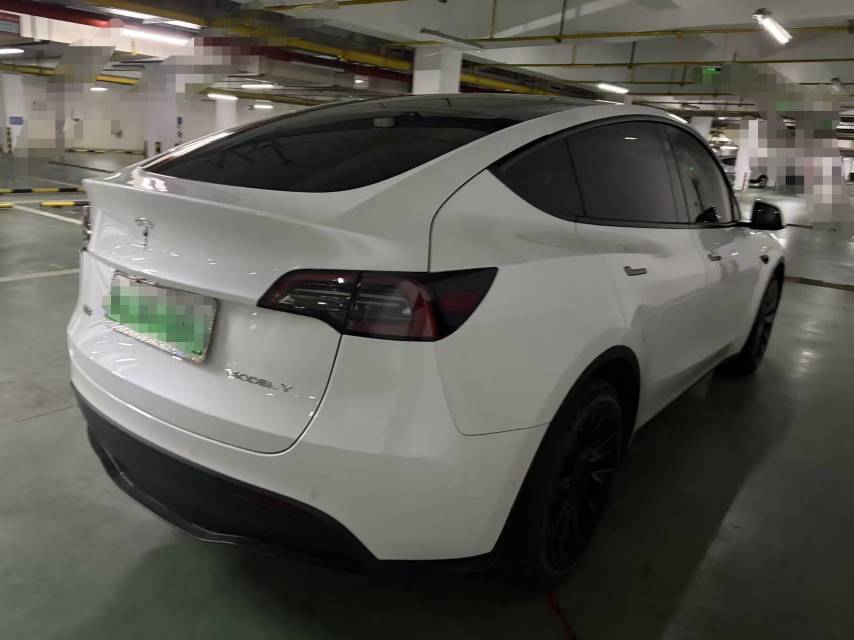 Tesla Model Y 2022 car image #3