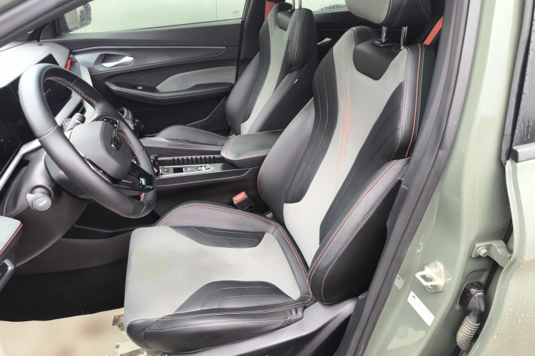 GEELY Binray 2022 immagine di auto #19