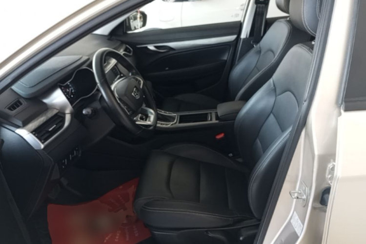 GEELY Emgrand 2019 #15 GEELY Emgrand 2019 car image #15