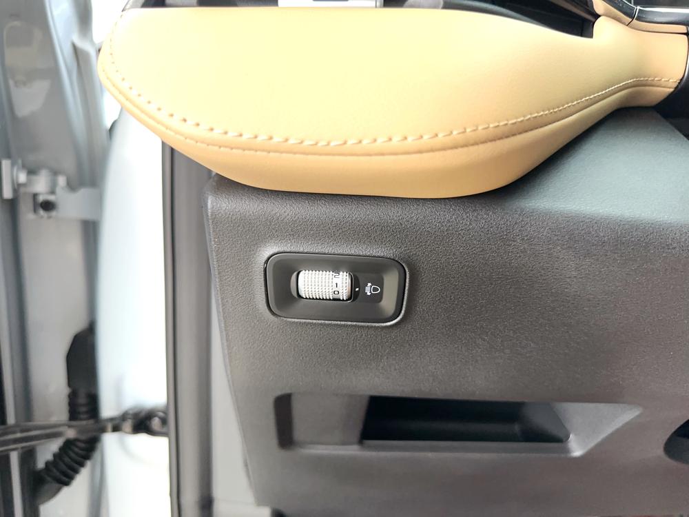 GEELY Boyue L 2023 car image #17