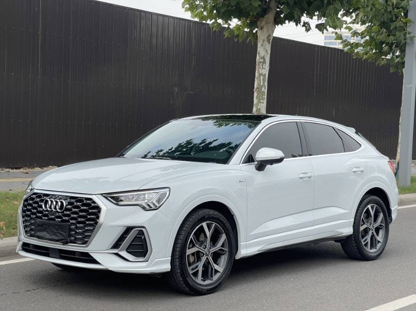 Audi Q3 Sportback 2021 Audi Q3 Sportback 2021 immagine di auto