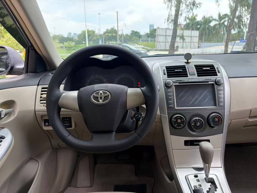 Toyota Corolla 2013 car image #9