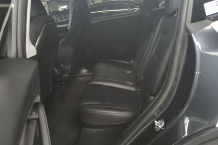 Tesla Model Y 2024 #17 Tesla Model Y 2024 car image #17
