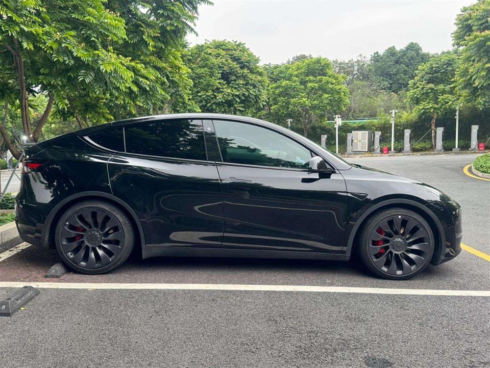 Tesla Model Y 2023 car image #7
