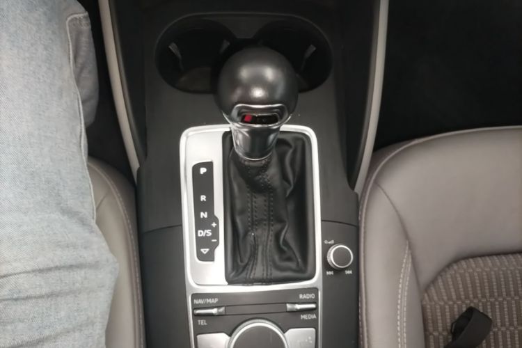 Audi A3 2019 car image #14
