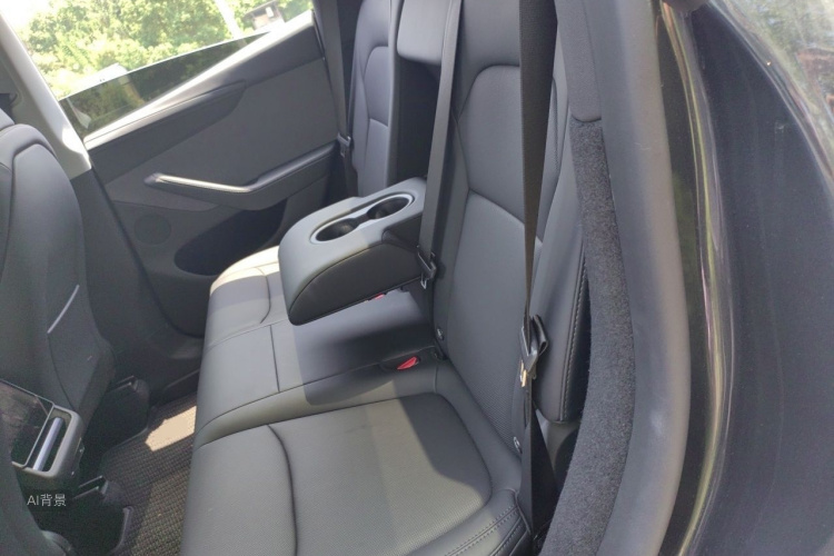 Tesla Model Y 2025 #19 Tesla Model Y 2025 car image #19