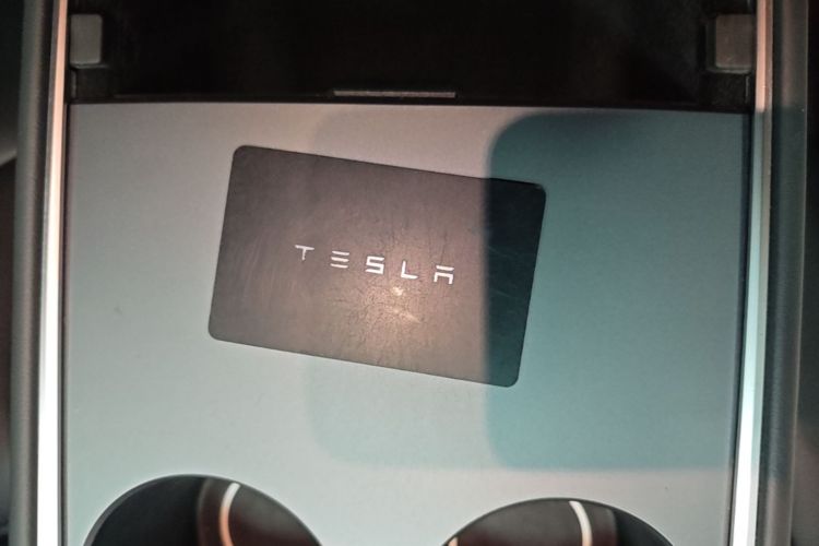 Tesla Model Y 2021 #9 Tesla Model Y 2021 car image #9
