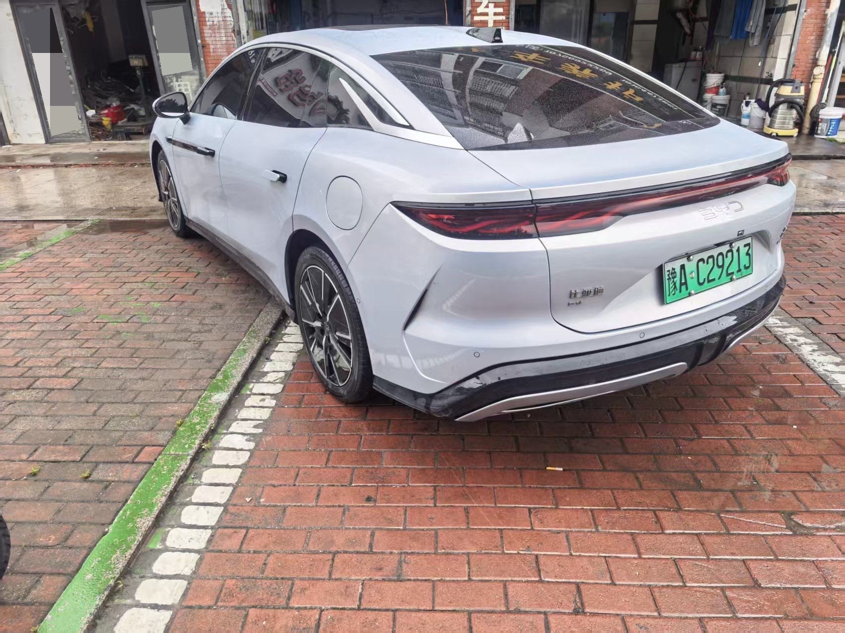 BYD HanL 2025 car image #5