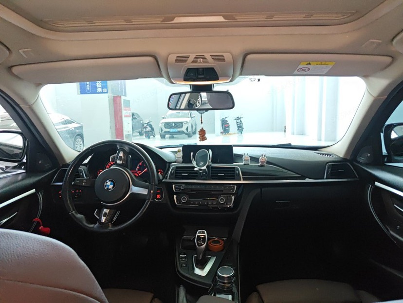 BMW 3 Series 2018 #4 BMW 3 Series 2018 car image #4