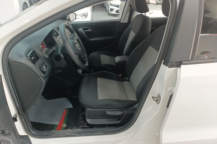 Volkswagen Polo 2019 car image #15