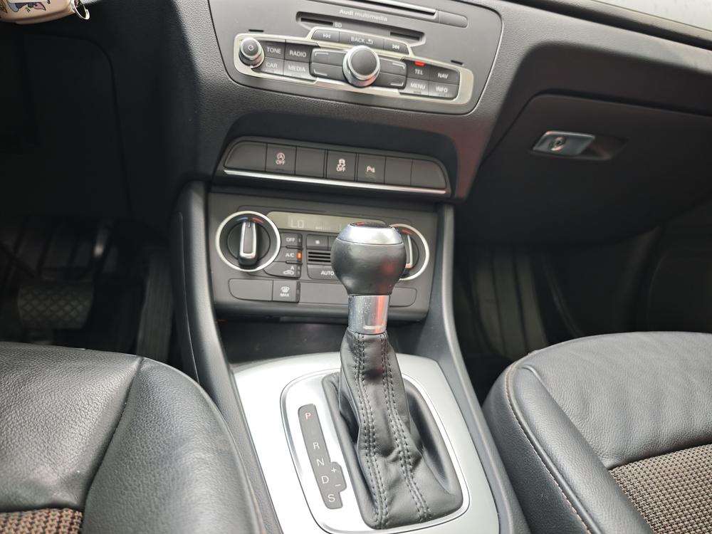 Audi Q3 2018 car image #14
