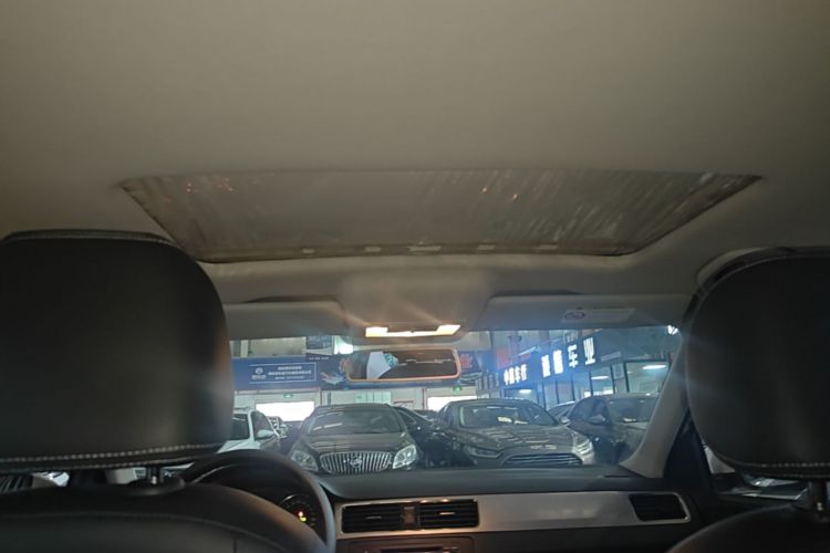 Volkswagen Santana 2015 car image #18
