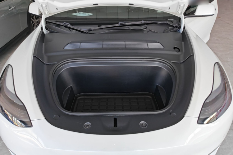 Tesla Model Y 2023 #20 Tesla Model Y 2023 car image #20