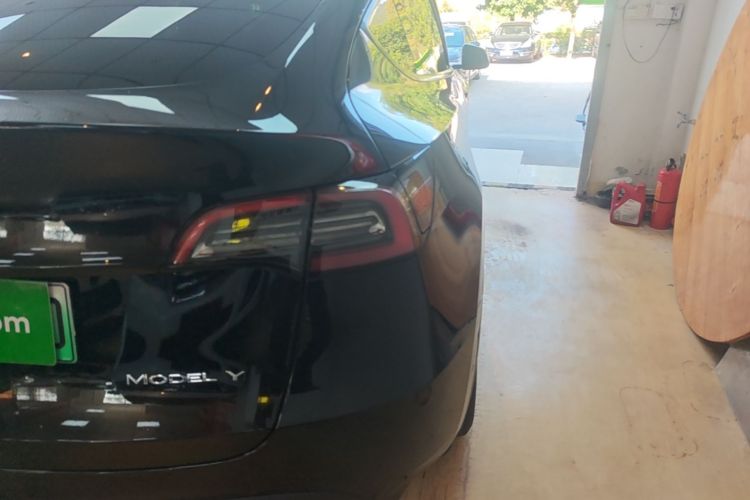 Tesla Model Y 2024 #3 Tesla Model Y 2024 immagine di auto #3