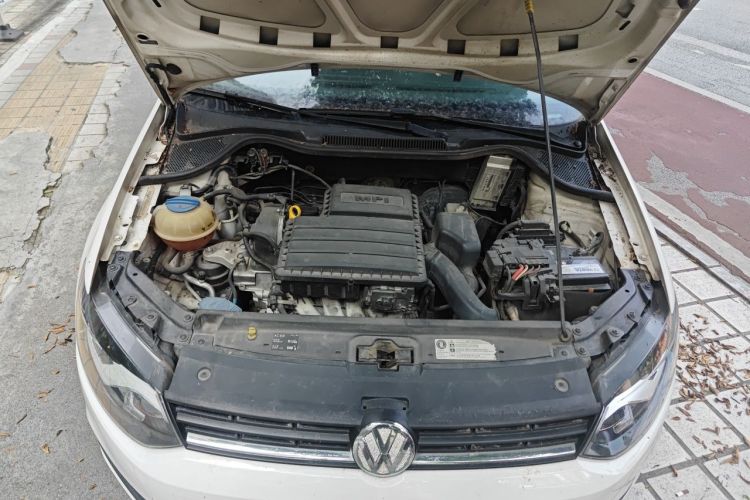Volkswagen Polo 2016 car image #18