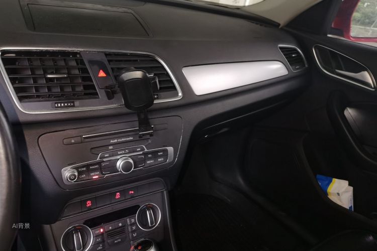 Audi Q3 2016 car image #15