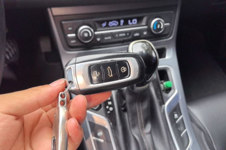 GEELY Emgrand 2018 #11 GEELY Emgrand 2018 car image #11