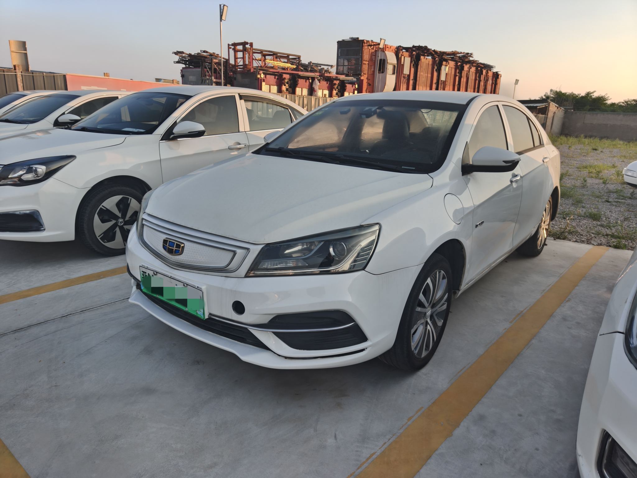 GEELY Emgrand New Energy 2018 car image #2