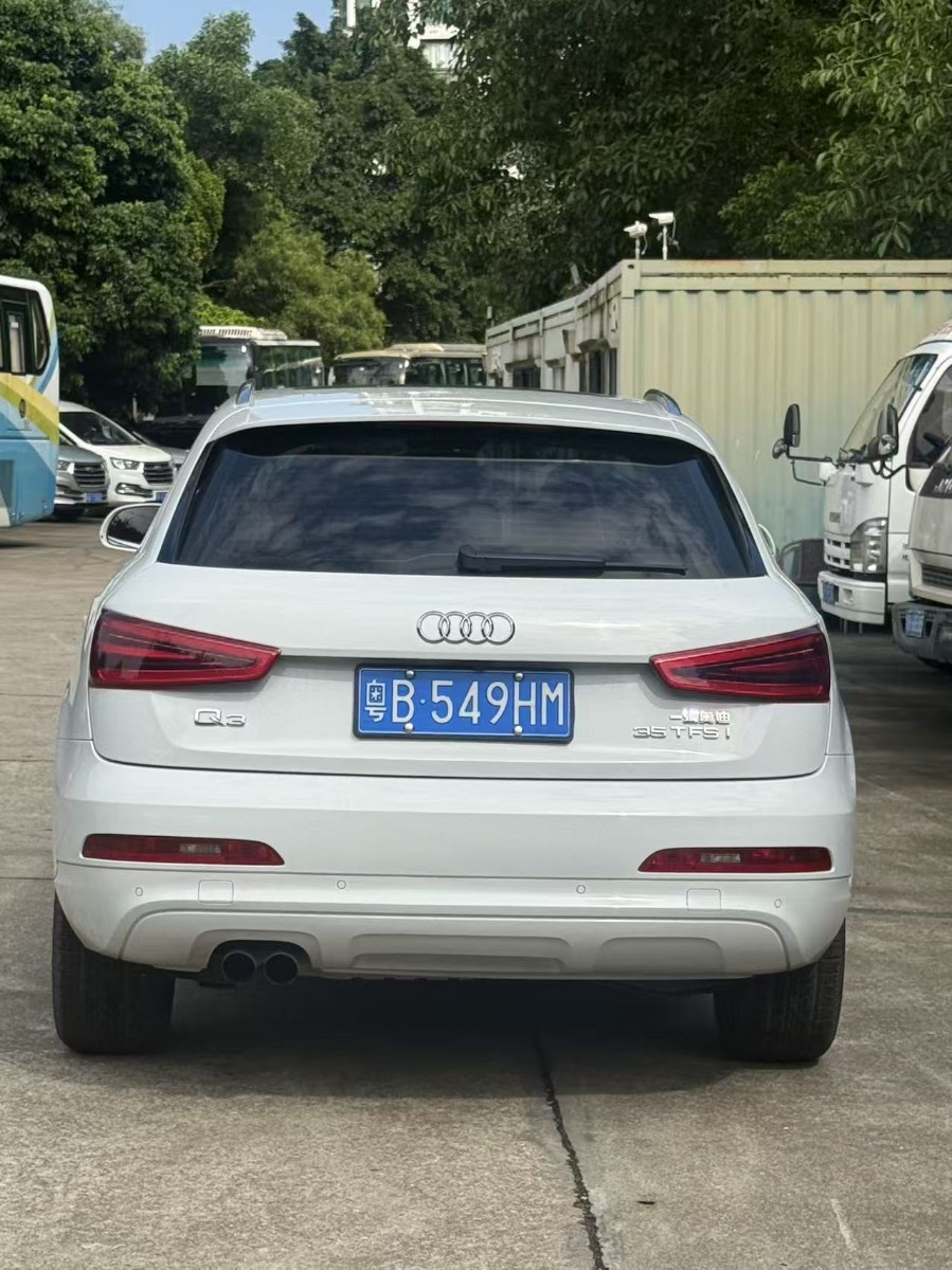Audi Q3 2014 car image #8
