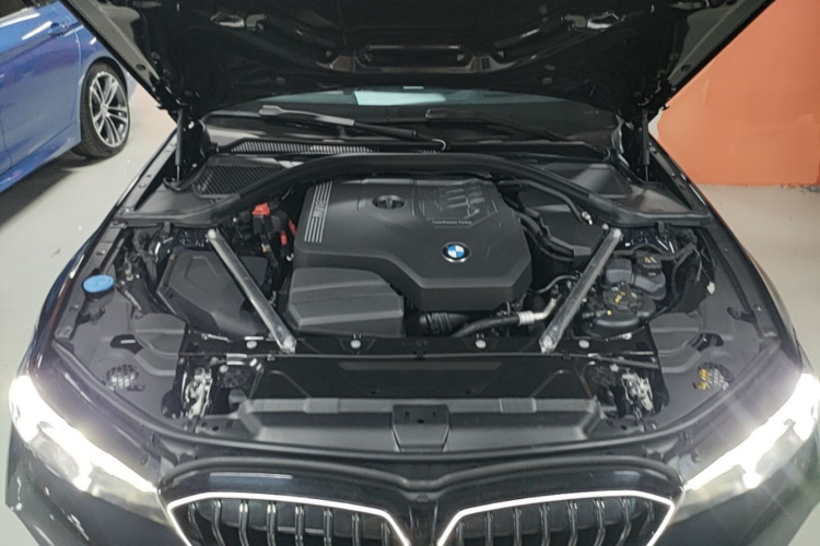 BMW 3 Series 2025 car image #20