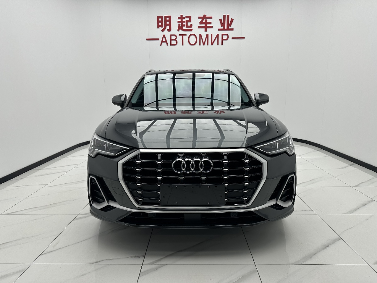 Audi Q3 2022 car image #2