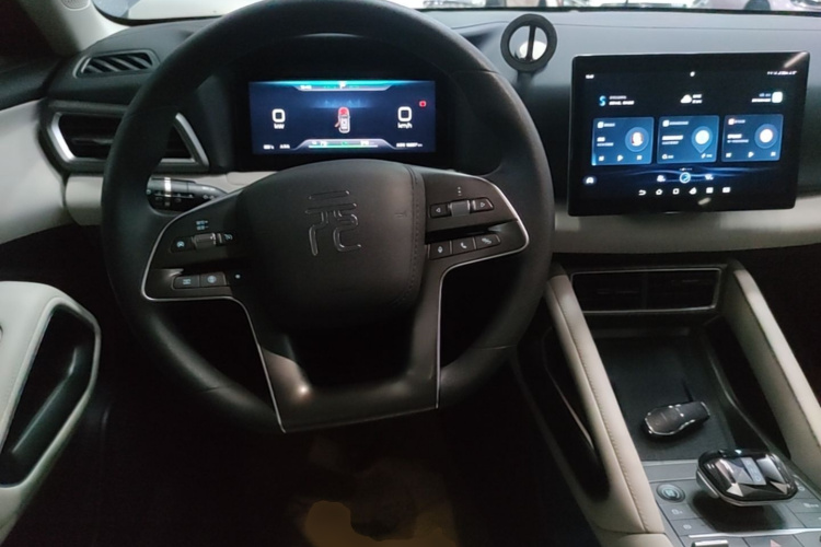 BYD YuanUP 2024 car image #11