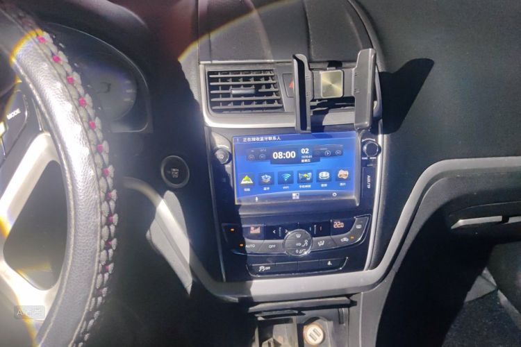 GEELY Emgrand 2015 #15 GEELY Emgrand 2015 car image #15