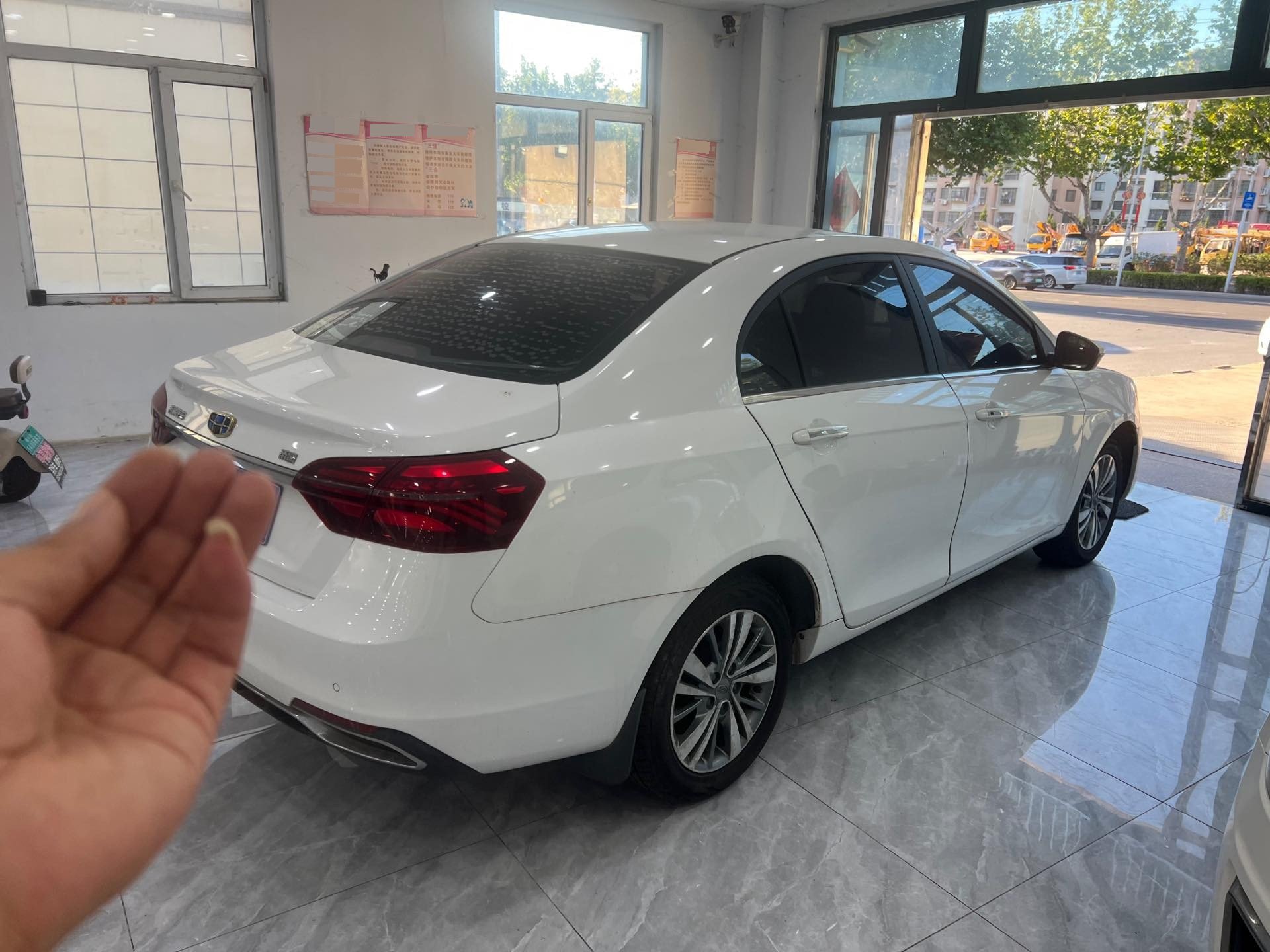 GEELY Emgrand 2018 car image #4