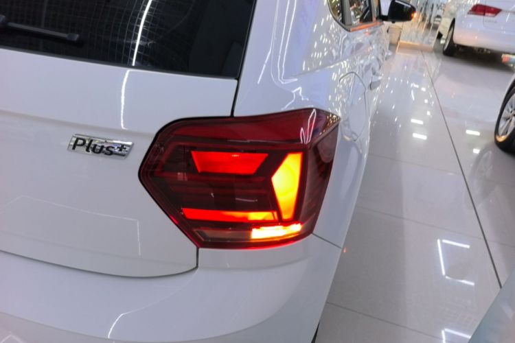 Volkswagen Polo 2021 car image #8